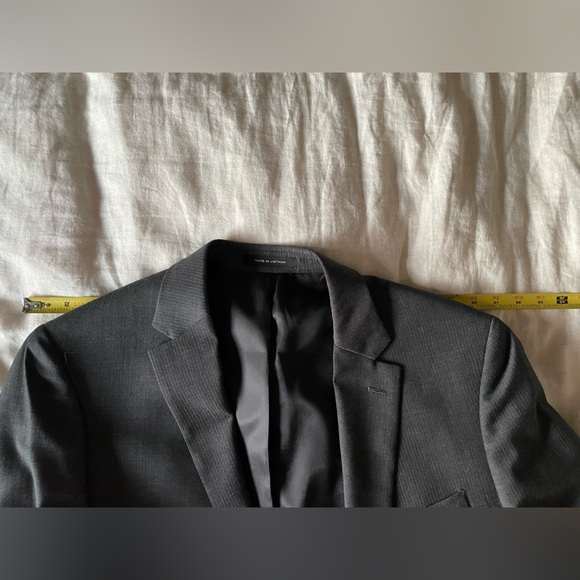 Kenneth Cole Awearness Suit and Pants - Picture 13 of 14